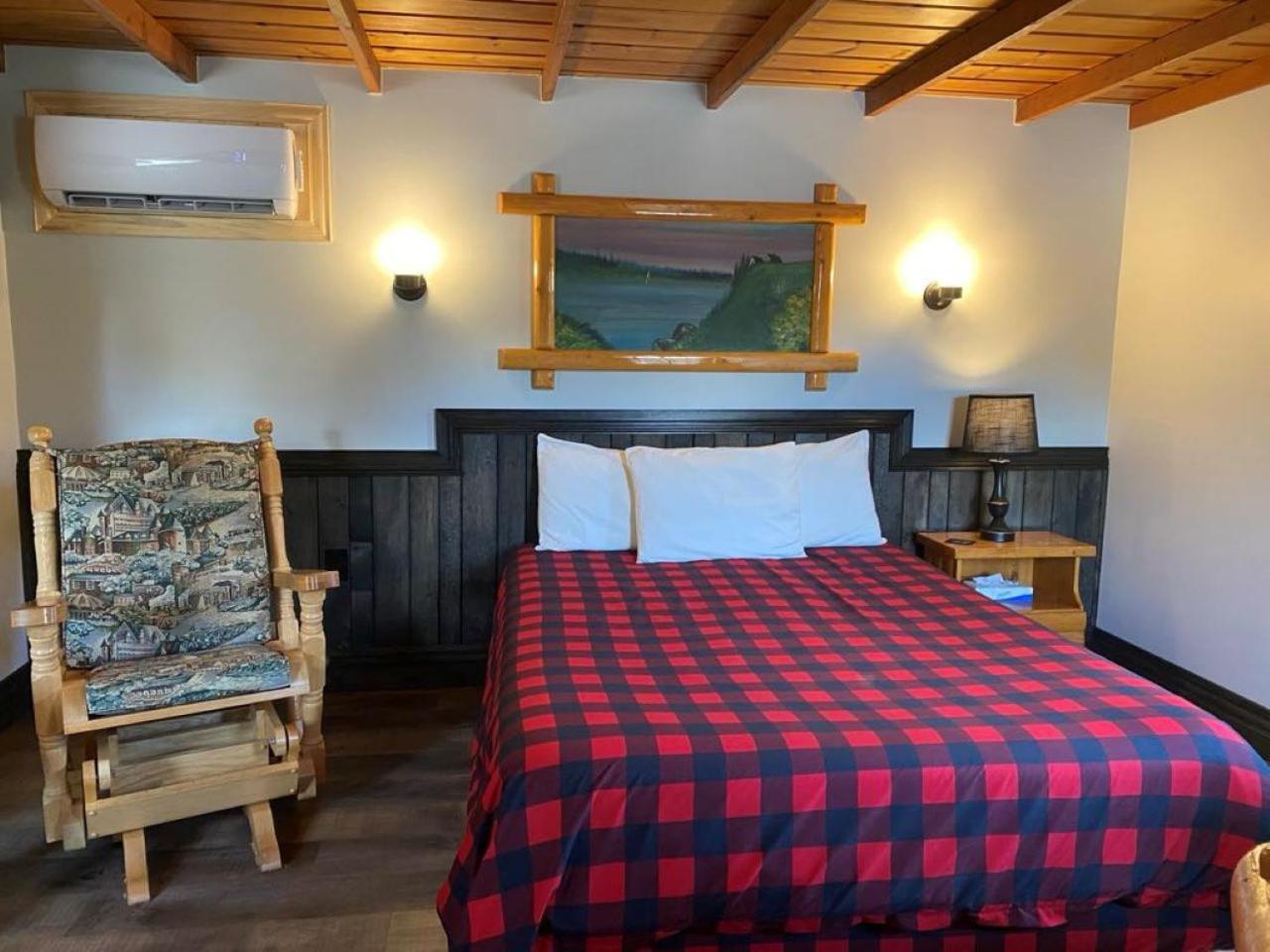 Auberge Micky Inc Едмъндстън Екстериор снимка