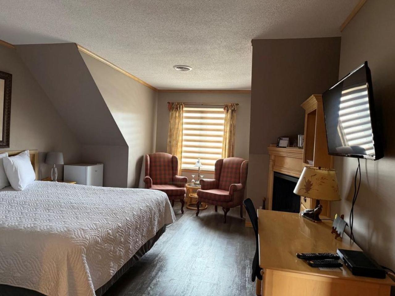 Auberge Micky Inc Едмъндстън Екстериор снимка