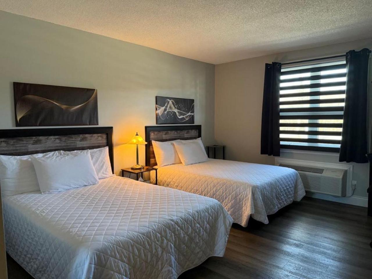Auberge Micky Inc Едмъндстън Екстериор снимка