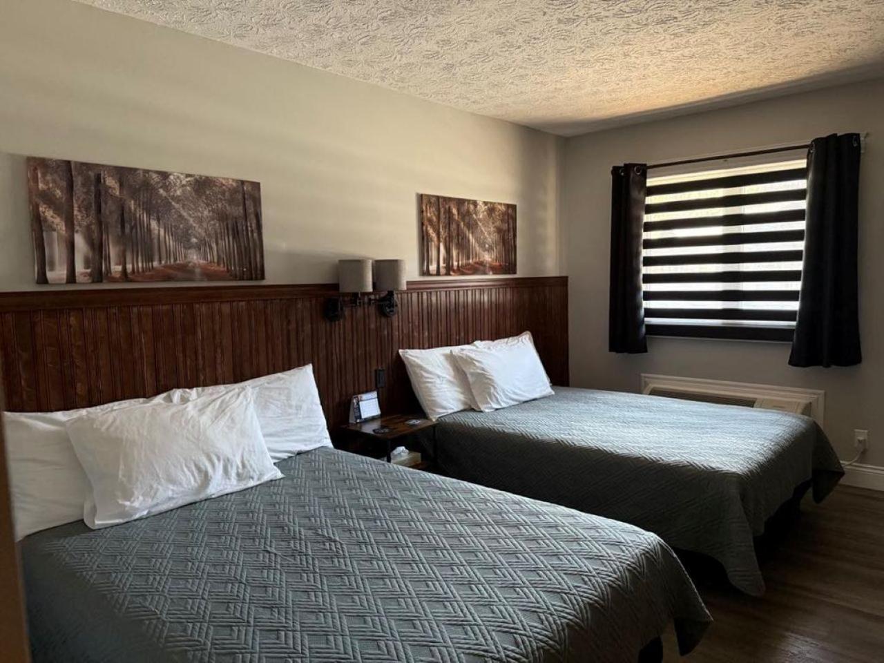 Auberge Micky Inc Едмъндстън Екстериор снимка