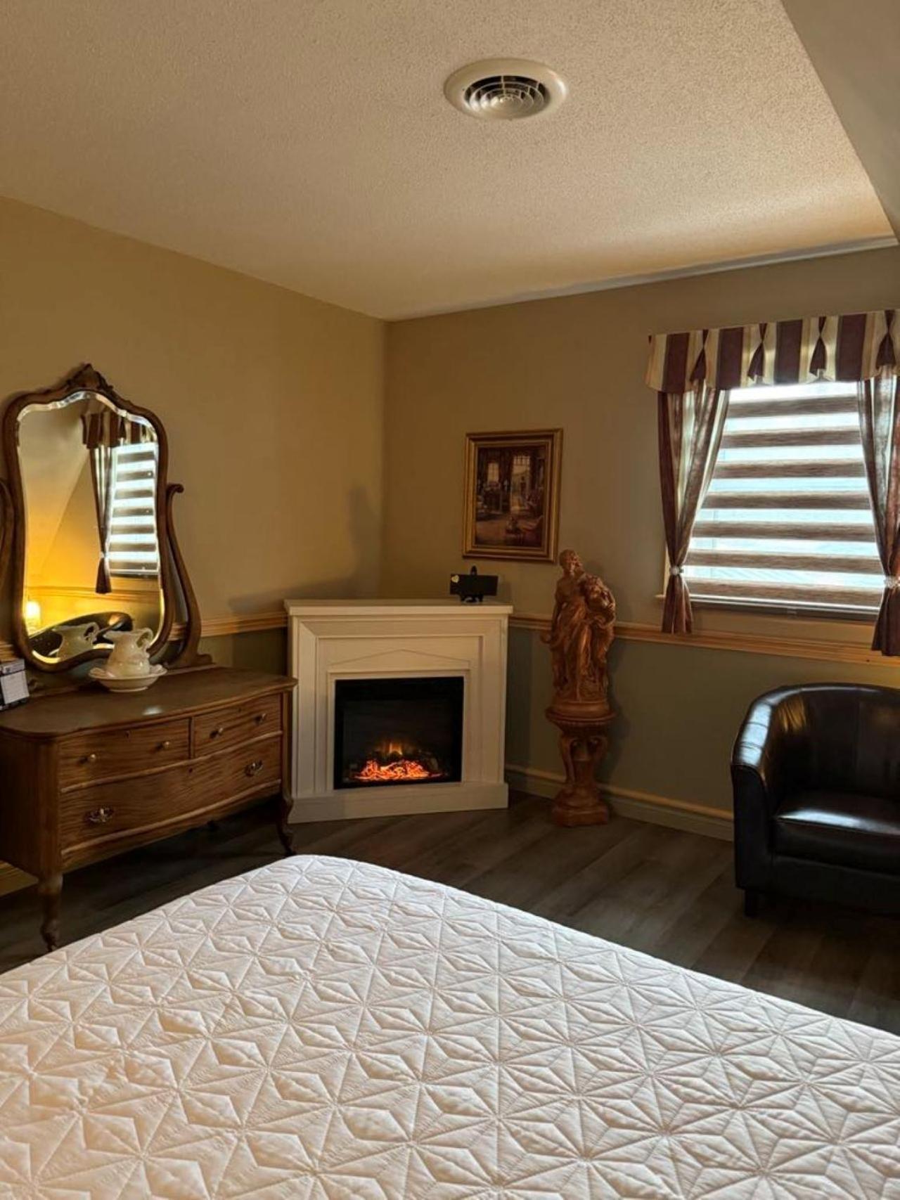 Auberge Micky Inc Едмъндстън Екстериор снимка