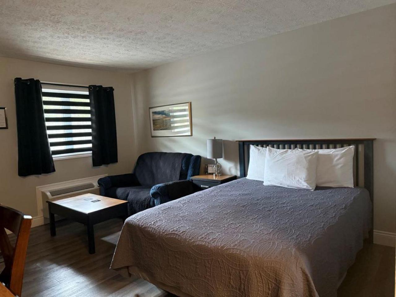 Auberge Micky Inc Едмъндстън Екстериор снимка